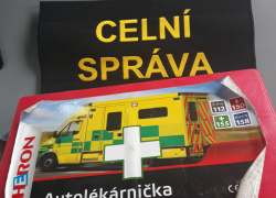 Celníci zajistili bubínkový revolver a munici v lékarničkách