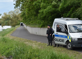 V případu mrtvého kojence na Mělnicku padla obvinění