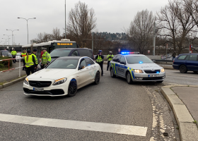 C63 AMG. V tomhle sporťáku chtěl ujet hlídce z OŘD. Neujel