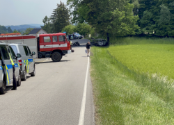 Smrtelná nehoda motorkáře u Dolní Lomnice. Vozidla začala po nárazu hořet