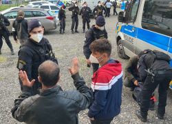 Policisté v Praze zadrželi větší počet migrantů