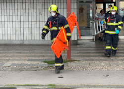 Pád pod metro