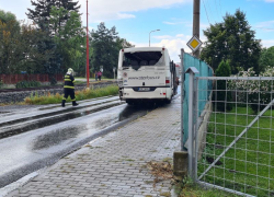 Nehoda kamionu a autobusu