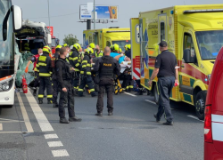 Nehoda dvou autobusů v Praze