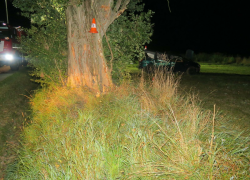 Auto řidiče nemělo technickou, řidič nebyl připoután a měl vysloven zákaz řízení