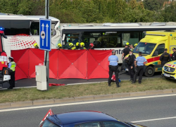 Nehoda dvou autobusů v Praze