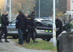 Při zákroku policistů zemřel mladý muž