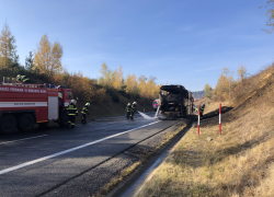 Požár autobus u obce Dubno