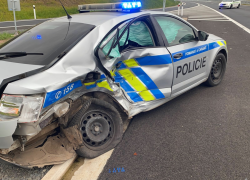 Policejní auto utrpělo totální škodu