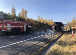 Požár autobus u obce Dubno