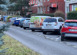 Místo nehody je při kombinaci malého chodce a nízkého auta smrtelná