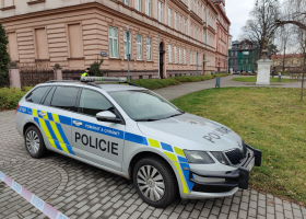 Po partnerské hádce vytáhl muž zbraň