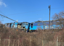 Vlaky se srazily na jedné z nevytíženějších pražských tratí