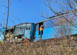 Vlaky se srazily na jedné z nevytíženějších pražských tratí