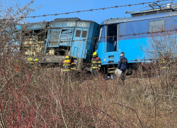 Vlaky se srazily na jedné z nevytíženějších pražských tratí