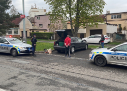 Řidič měl v autě důmyslné zařízení na tankování paliva