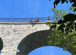 Těžké vyjednávání s mužem na viaduktu