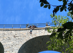 Těžké vyjednávaní s mužem na viaduktu