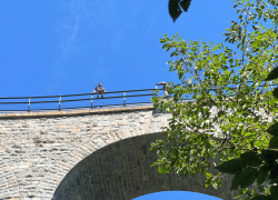 Těžké vyjednávání s mužem na viaduktu