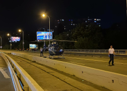 Auto začalo po nehodě hořet.