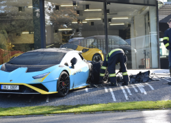 Auto bylo požárem totálně zničeno