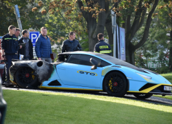 Auto bylo požárem totálně zničeno