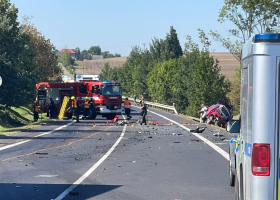 Tragická nehoda u Slaného má další oběť. Po řidiči zemřela i jeho spolujezdkyně