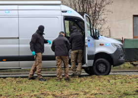 V pražských Kolovratech zasahuje policejní pyrotechnik