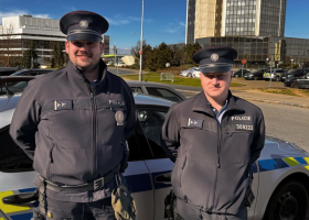 Pražští policisté zachránili život ženě ve vlaku